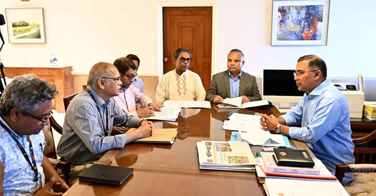 প্রধানমন্ত্রীর সভাপতিত্বে দেশিয় প্রযুক্তিতে অ্যাম্বুলেন্স তৈরি সংক্রান্ত সভা অনুষ্ঠিত